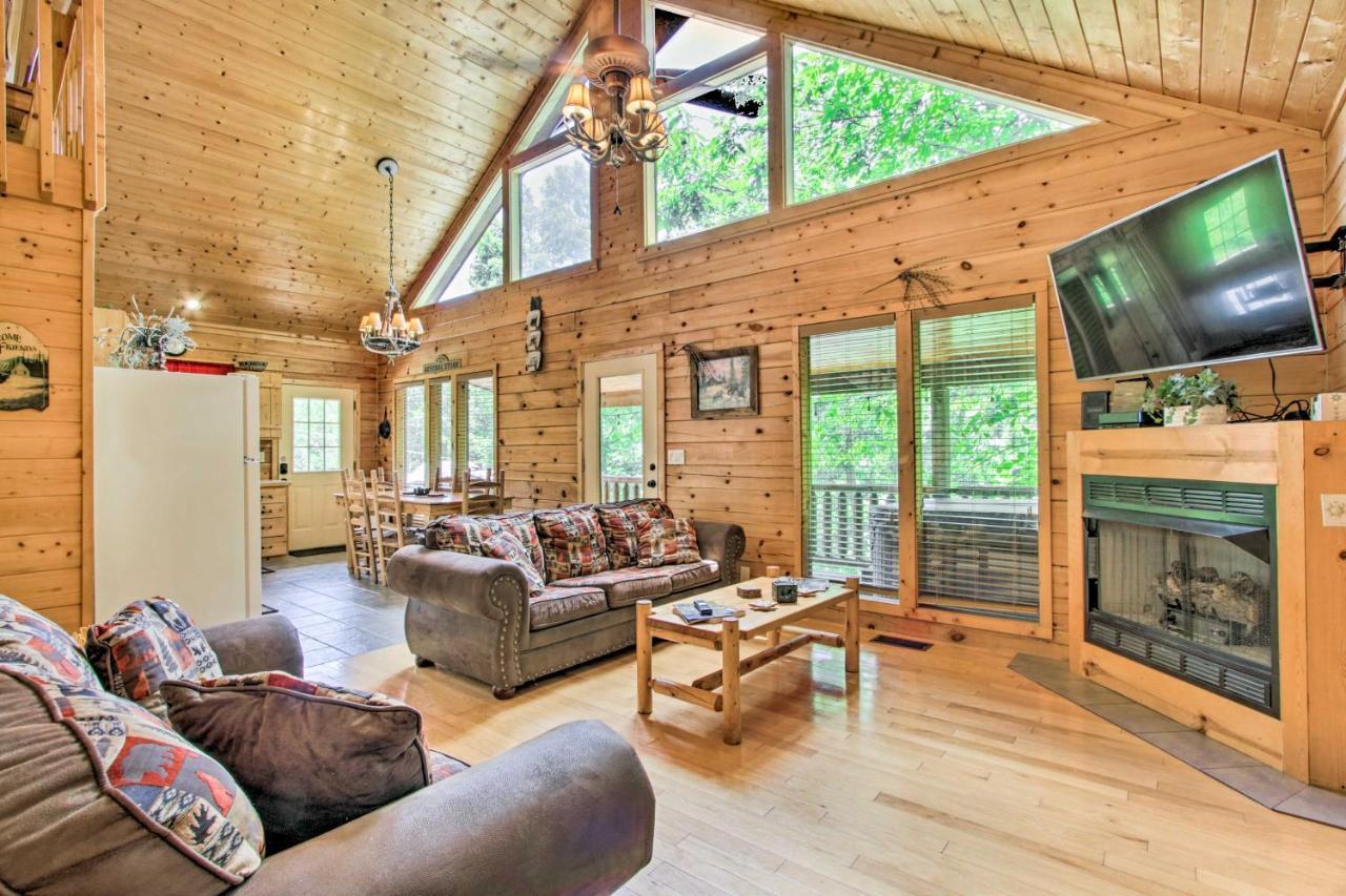 Cabin With Hot Tub And Deck About 12 Mi To Pigeon Forge! Sevierville Zewnętrze zdjęcie