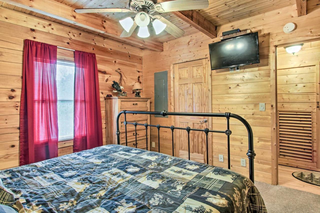 Cabin With Hot Tub And Deck About 12 Mi To Pigeon Forge! Sevierville Zewnętrze zdjęcie