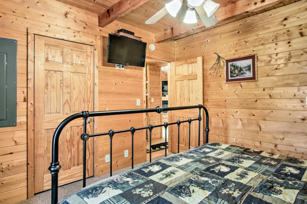 Cabin With Hot Tub And Deck About 12 Mi To Pigeon Forge! Sevierville Zewnętrze zdjęcie